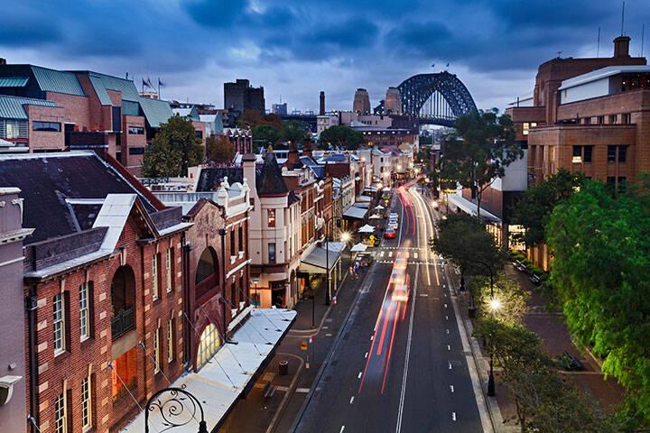 Planning Your Day by Neighborhoods for Seamless Sightseeing